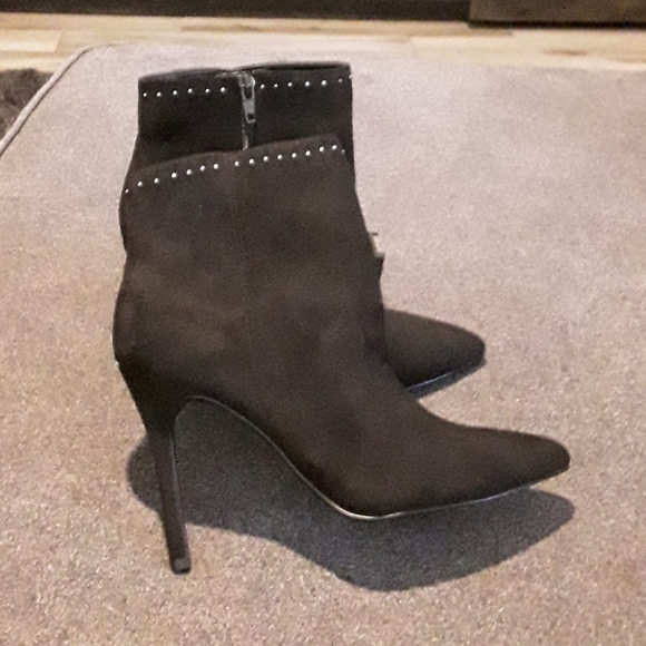 🆕️ Charles David | Studded Stiletto Ankle Boots - Picture 4 of 8